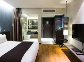 Tulip La Airport Hotel