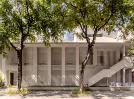 Wan'an Tinglan Wild Luxury Resort Hotel, hotel in Jinghong