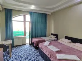 Ekm Hotel