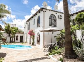 Casa Blanca Boutique Hotel Pension، فندق في ويندهوك