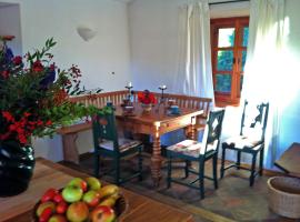 A picture of the hotel: Cottage am Waldrand gelegen