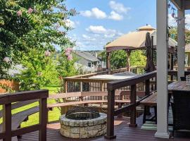 Enchanted April Lake House 3 Bed 2 Bath, hôtel à Montgomery