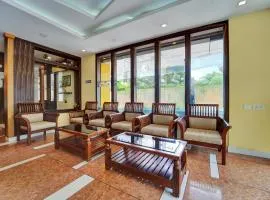 Super Townhouse Ernakulam North