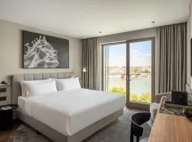 Leon Hotel & Lounge
