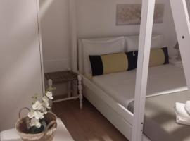 Alice apartment 2，斯佩察島的飯店