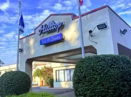 Hilltop Inn & Suites