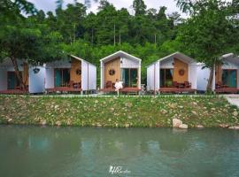 ชิลล์ แคมป์ ชะอม, ξενοδοχείο σε Ban Bung Mai