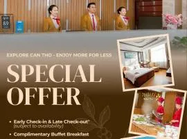 Van Phat Riverside Hotel