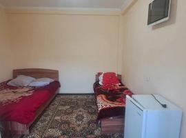 Гостевой дом, hotel in Cholpon-Ata