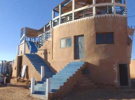 Titanic hôtel restaurant & désert excursions lac irik، فندق في Foum Zguid