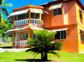 Yaad Vibes Getaway, hôtel à Santa Cruz