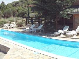 Foto do Hotel: Zeus-Village οικισμός φινλανδικών chalet με πισίνες & γυμναστήριο