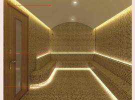 Luxhomes Sa1 Toji Sakura Smart city, hotel in Phú Thú