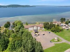 Comfort Inn & Suites Munising-Lakefront