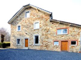 Walk Luxury Stay with Pool, hotel in Robertville