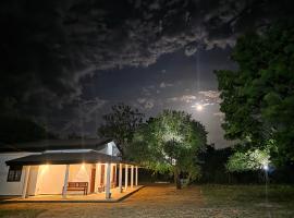 Sasa Green Lodge, hotel in Kataragama