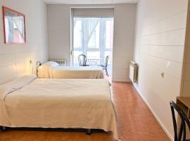 Pension Casa 400, hotel v destinaci Vitoria-Gasteiz