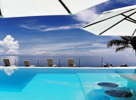 Kawayan Holiday Resort, hotel in San Juan