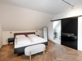 SISTERS Haus Hotel Garni