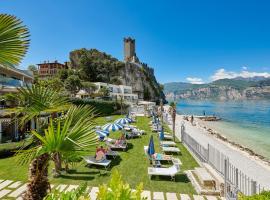 Hotel Castello Lake Front, hotel Malcesinében