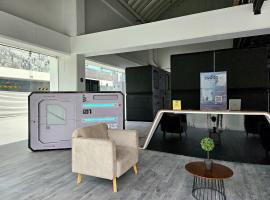 Hotel Capsula CAPS Coliseo, hotel v destinaci Cota