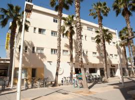 A picture of the hotel: Malvarrosa Beach Rooms