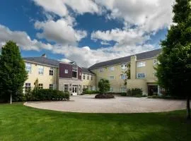 Seven Oaks Hotel
