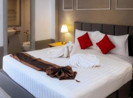 Stay at Bedroom, ξενοδοχείο στην Παραλία της Πατόνγκ