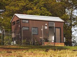 Dreamy 2 by Tiny Away, hotel em Red Hill