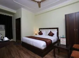 Hotel The Vertus Grand A unit of Ramaansh Hotels & Resorts - 650 Meters from Ram Mandir Ayodhya