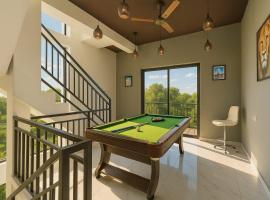 ll EMPYREAN STAY ll LUXE ll MI CASA ll 4BHK ll AC ll POOL ll TT ll POOL TABLE ll, hotel in Lonavala