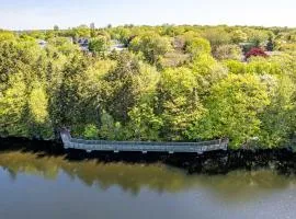 OatHillLakeSide suit