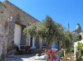 Artemis cottage, hotel in Super Paradise Beach