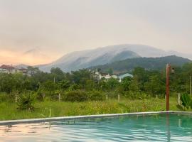 Vườn của Nắng Bungalow, hotel v destinaci Sóc Sơn