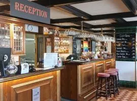 Hotel Bishops Arms Mora