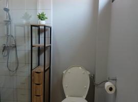 CAYENNE Centre Studio D'ESTREE ECO LUXE, hotel u gradu 'Cayenne'