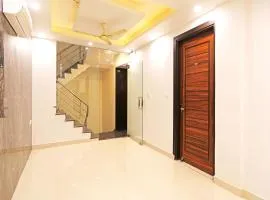 OYO 62740 Gold Inn