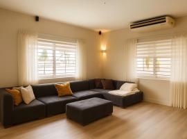 LUMA RESIDENCES - Premium Cozy 3-Bedroom Stay, hotel en Paramaribo