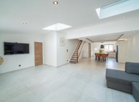 Villa moderne et spacieuse Disneyland Paris, hotel en Bailly-Romainvilliers