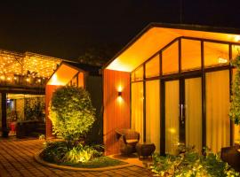 Terrace Garden Glamping Bogor, hotel i Gadog