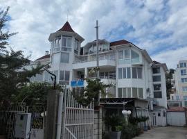 Морски Рай – hotel w Warnie