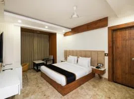 FabHotel Golf Inn - Business-Friendly Stay near Golf Course Road, Cyberhub & Metro