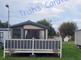 Trish's Caravan Coop 144, hotel v destinaci Kinmel Bay