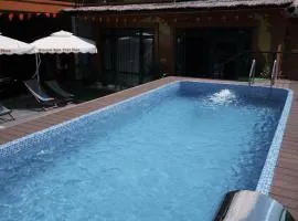 Cat Ba Viet Hoa Hotel & Residence - Pool & Bar