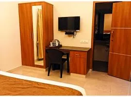 Hotel Padmavati K Regency ! near Padmavati Temple and All Main Places ! Fully Air Conditioned Premium Family Rooms with Wi-Fi and Room Service - Lift and Parking availability