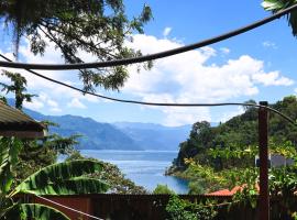 Aliix Sapo Rooms, hôtel à San Juan La Laguna