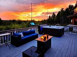 Bear Mountain Lodge. 560 Acre Wooded Estate.