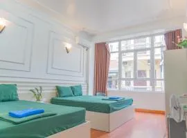 Sword Lake Hostel and Spa