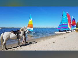 Escape and relax ,Walk to the Beach, ξενοδοχείο σε East Greenwich