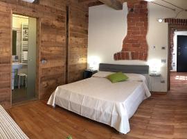 Osteria Senza Fretta Rooms for Rent、クーネオのホテル